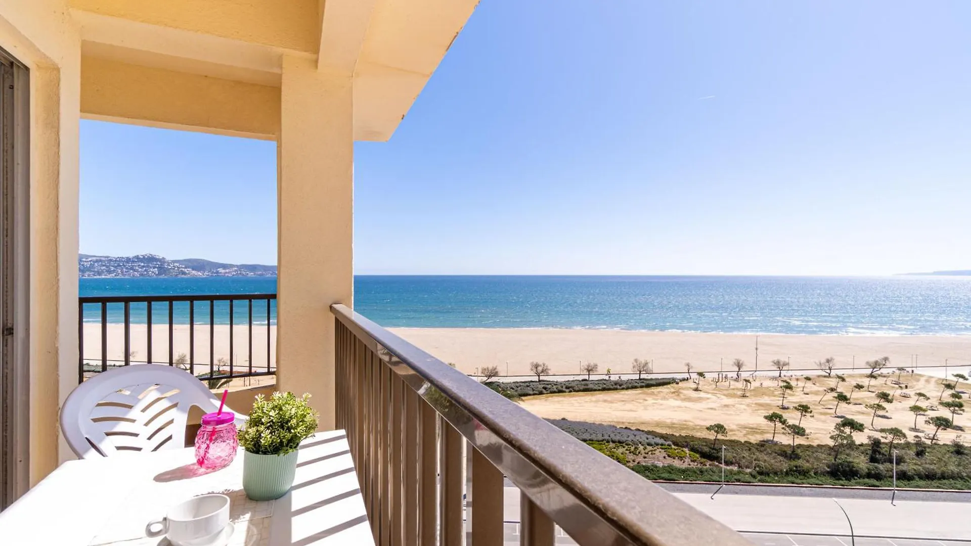 Basic Comfort Apartment Canigo 0030 Empuriabrava Spanje